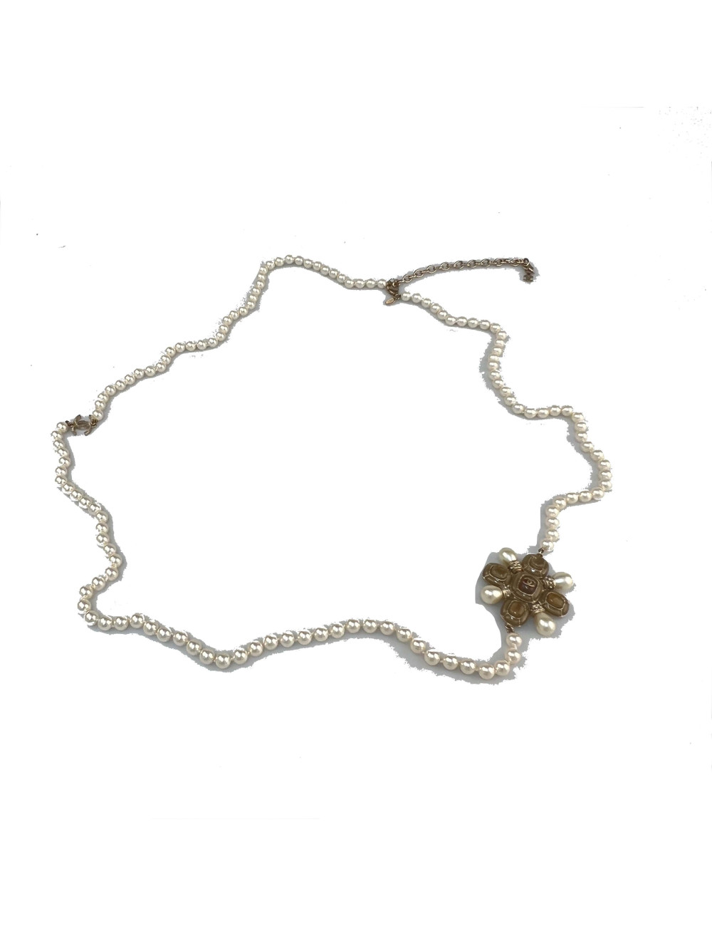 Sautoir CHANEL perles nacrées