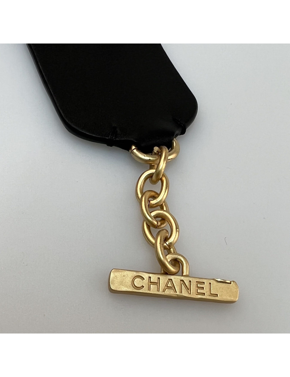 Bracelet CHANEL cuir CC doré