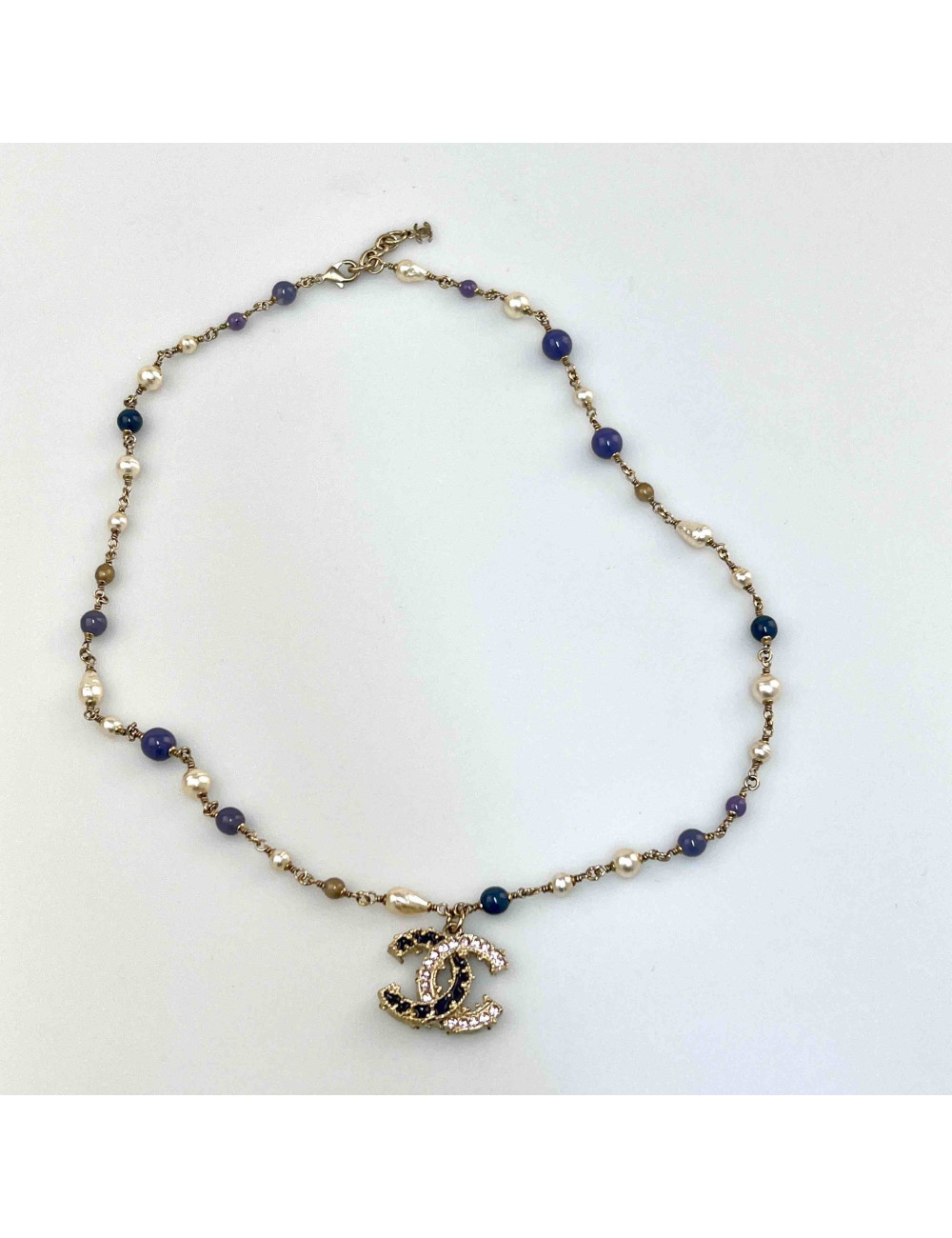 Collier CHANEL perle nacree parme