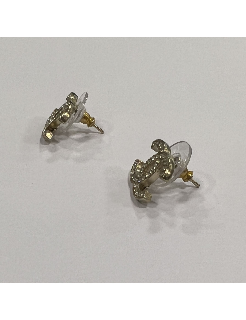 Boucles d'oreille Clous Chanel CC strass