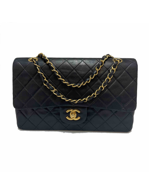 Timeless CHANEL noir vintage matelassé