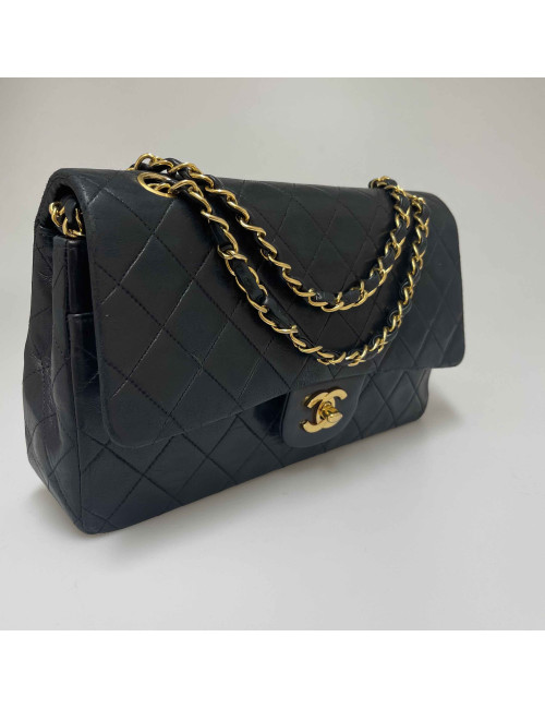 Timeless CHANEL noir vintage matelassé