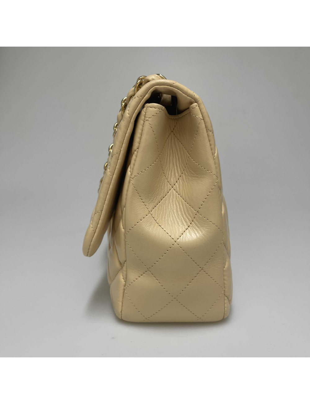 Jumbo CHANEL cuir d'agneau beige