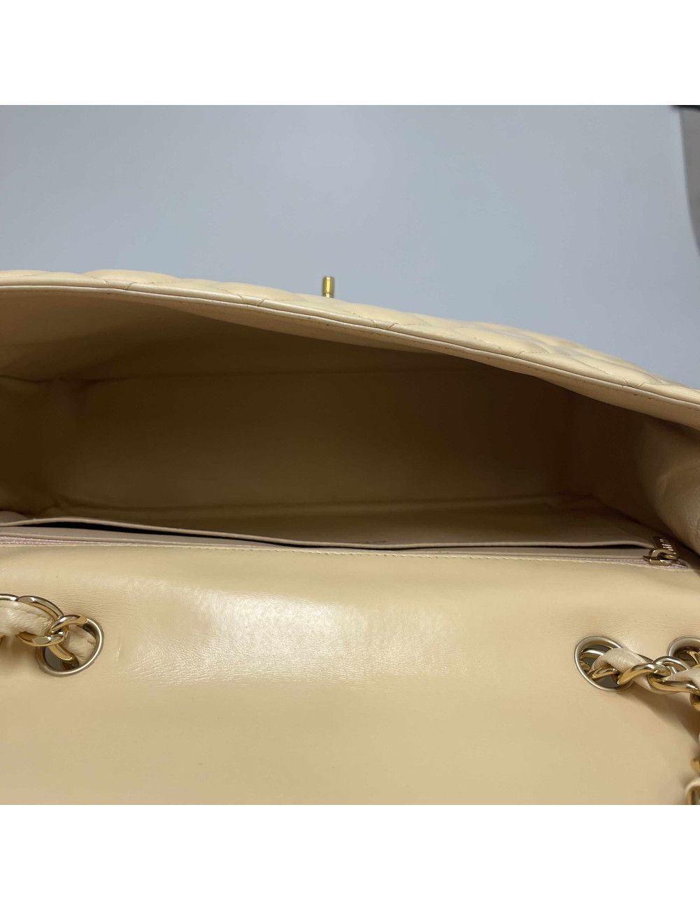 Jumbo CHANEL cuir d'agneau beige