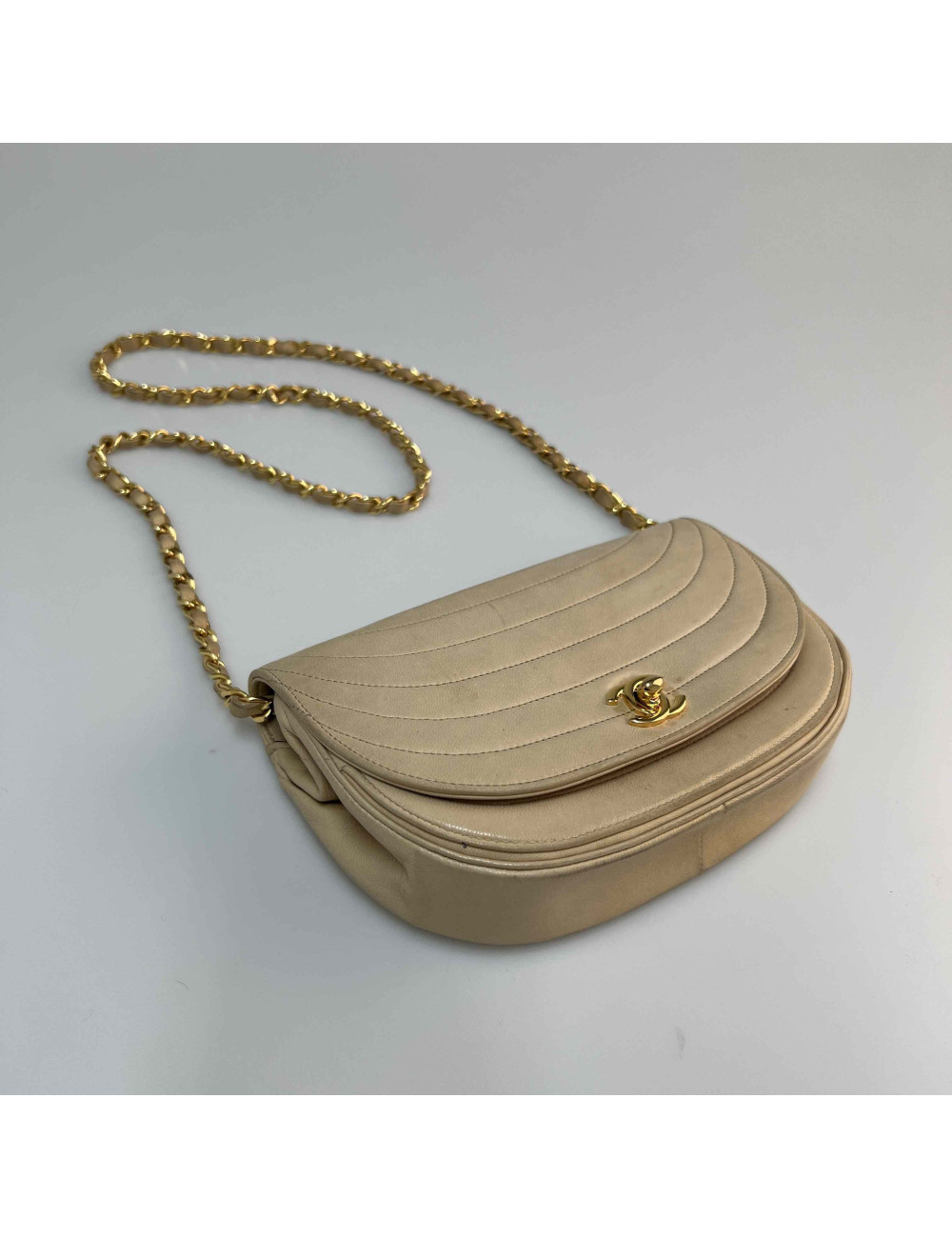 A REPARER Sac CHANEL beige Vintage
