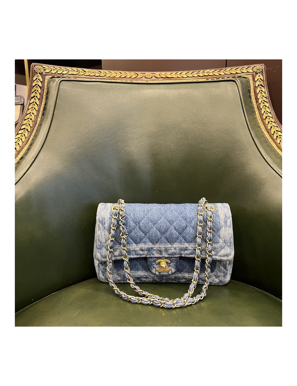 Sac Timeless CHANEL denim bleu delavé