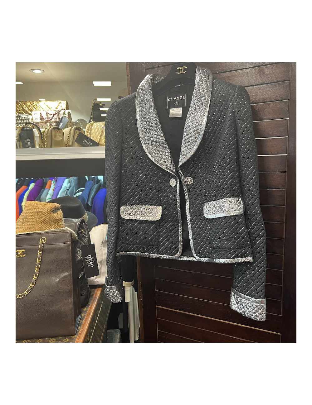 Veste CHANEL noir gansée d'argent collection 2006