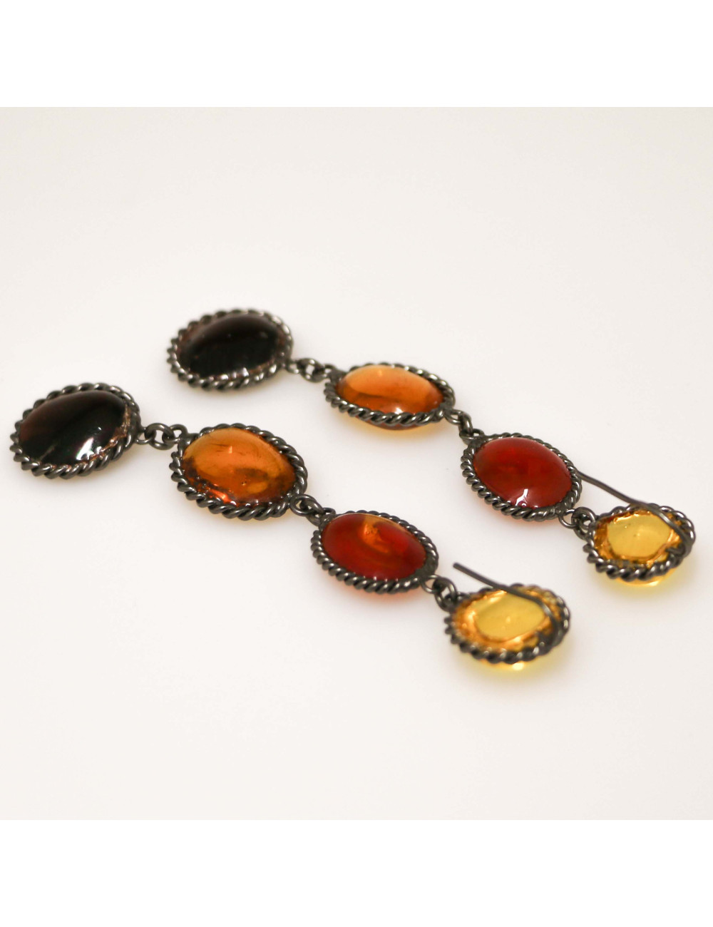 Clous pendants MARGUERITE DE VALOIS pate de verre