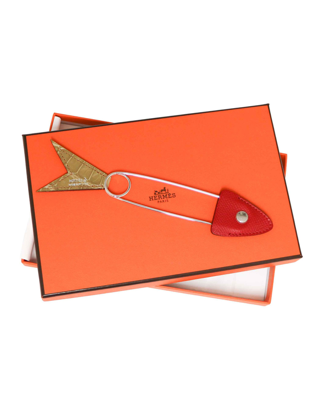 Broche sardine HERMES argent alligator veau