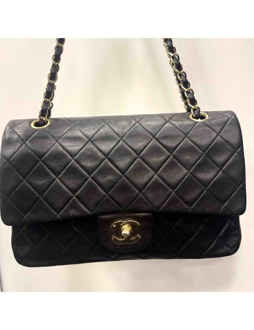 Timeless CHANEL cuir noir 25 cm