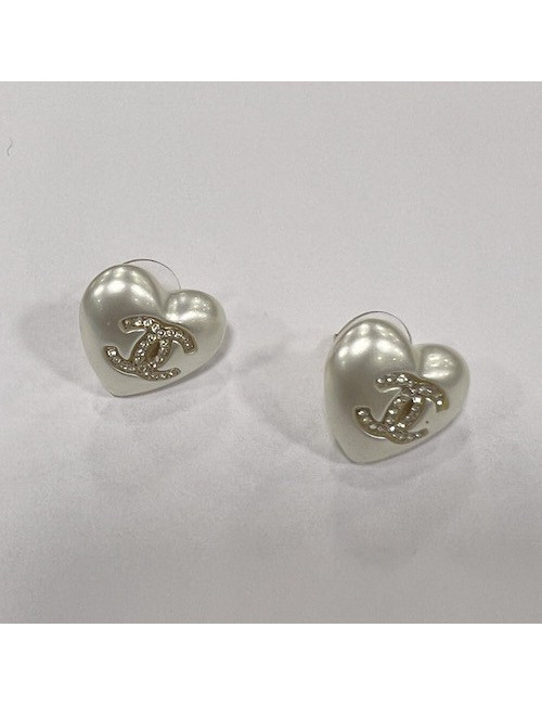 Clous coeur CHANEL nacrés