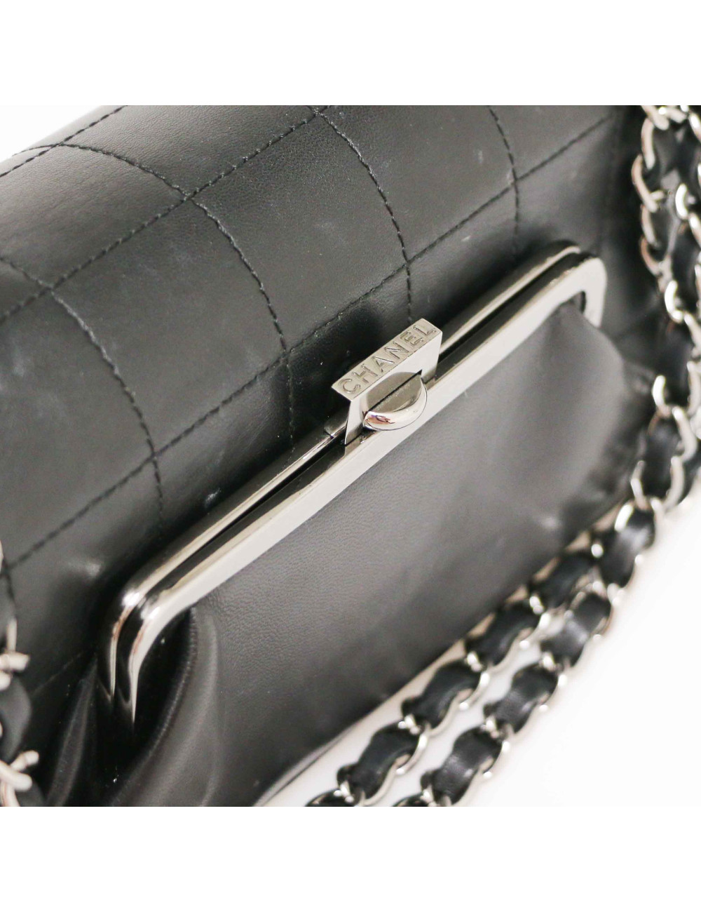 CHANEL Black Handbag - Occasion Certified Authentic
