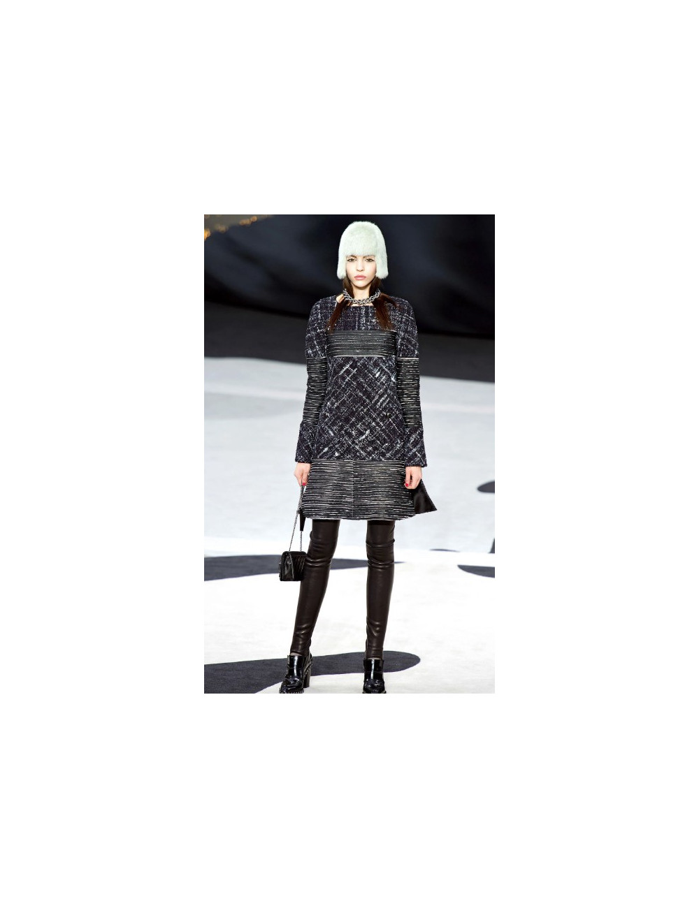 Robe CHANEL cuir et tweed