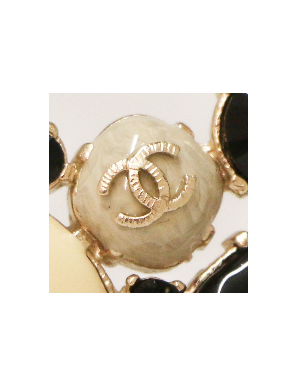 Broche CHANEL perles nacrées 