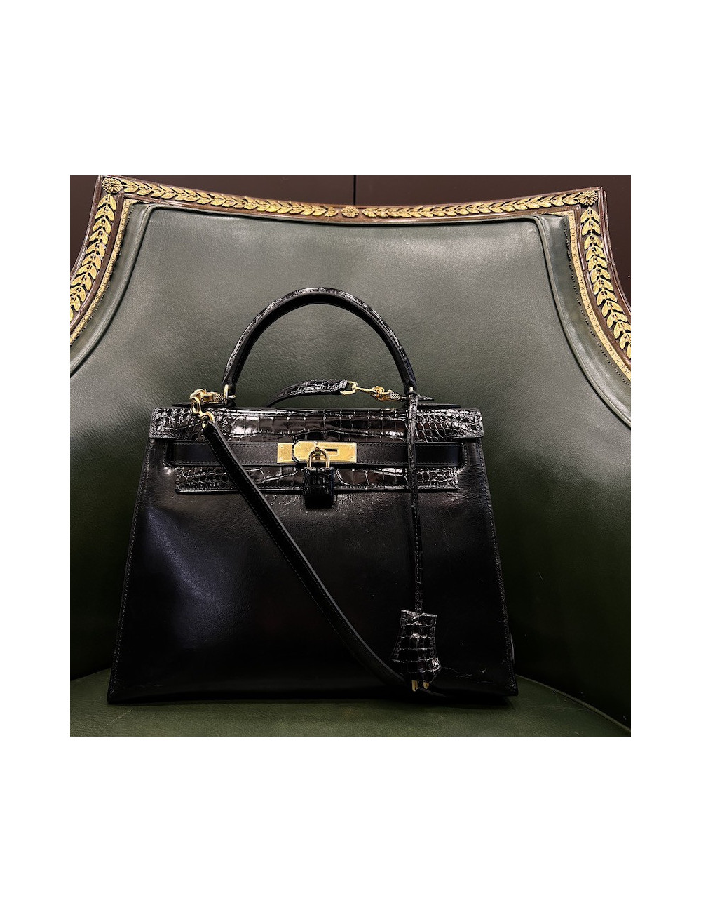 Kelly 28 HERMES box noir Vintage