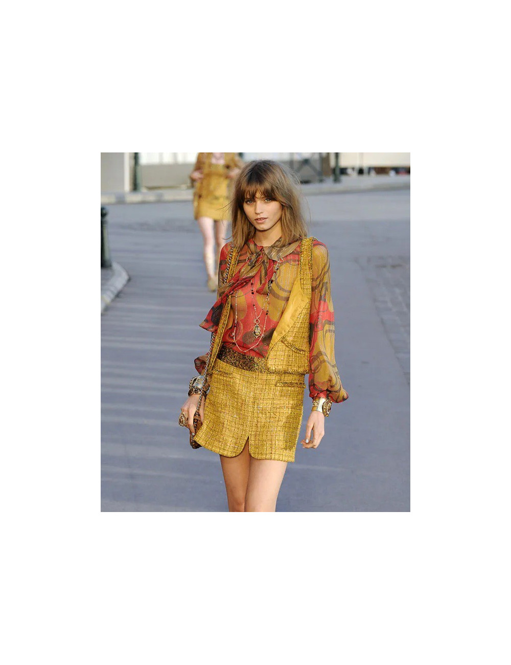 Ensemble CHANEL jaune jupe et veste