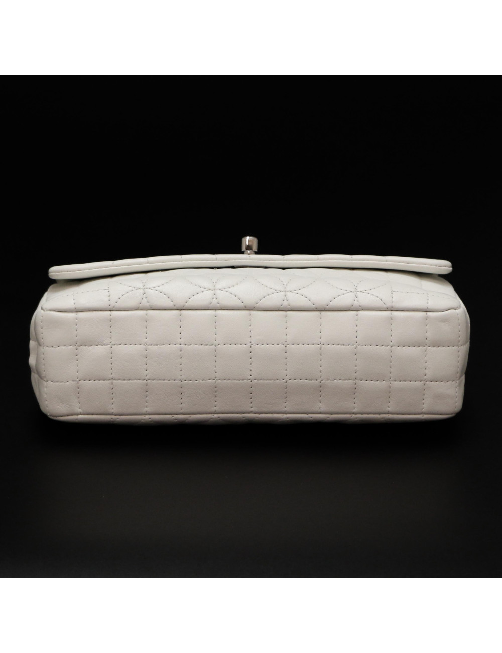 A RETEINDRE Timeless CHANEL blanc