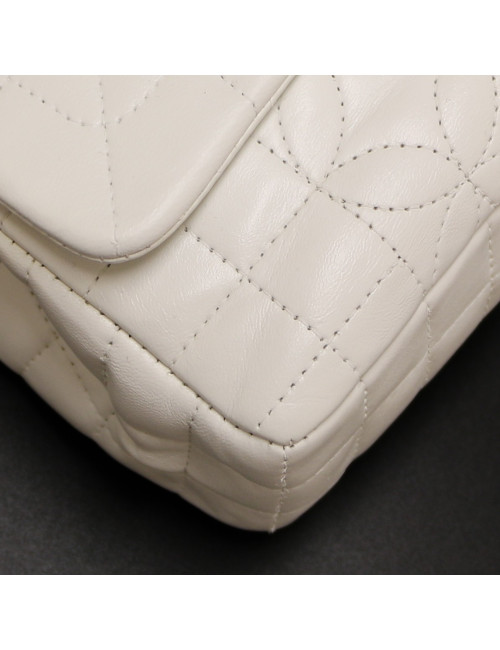 A RETEINDRE Timeless CHANEL blanc