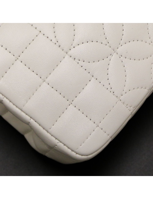 A RETEINDRE Timeless CHANEL blanc