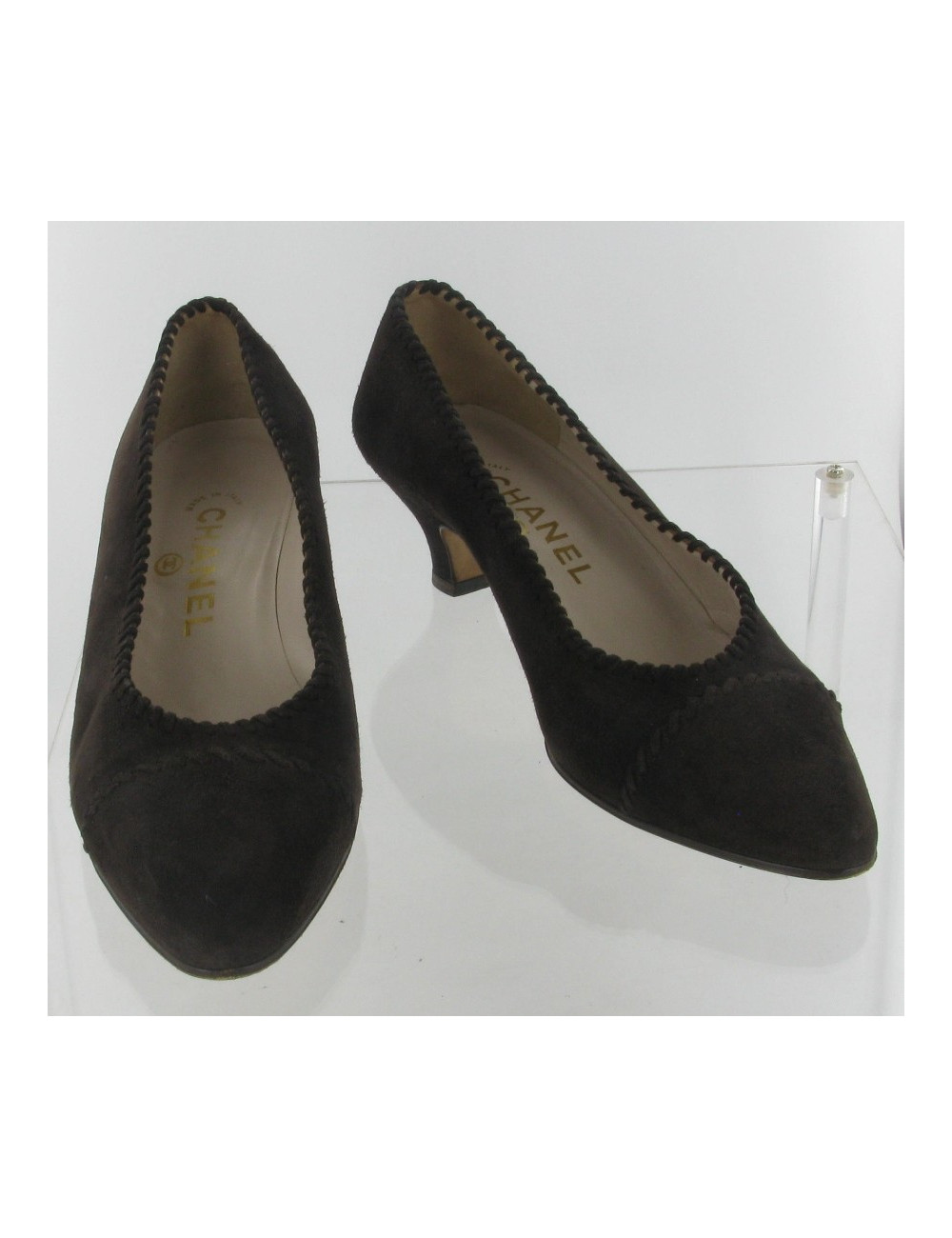 Escarpins daim marron CHANEL