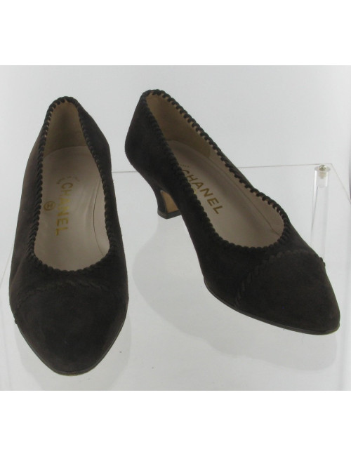 Brown suede CHANEL pumps