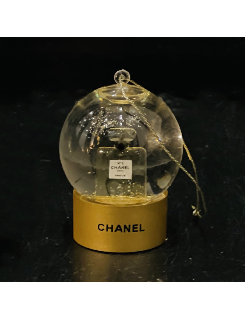Mini boule à neige CHANEL pour sapin de Noèl