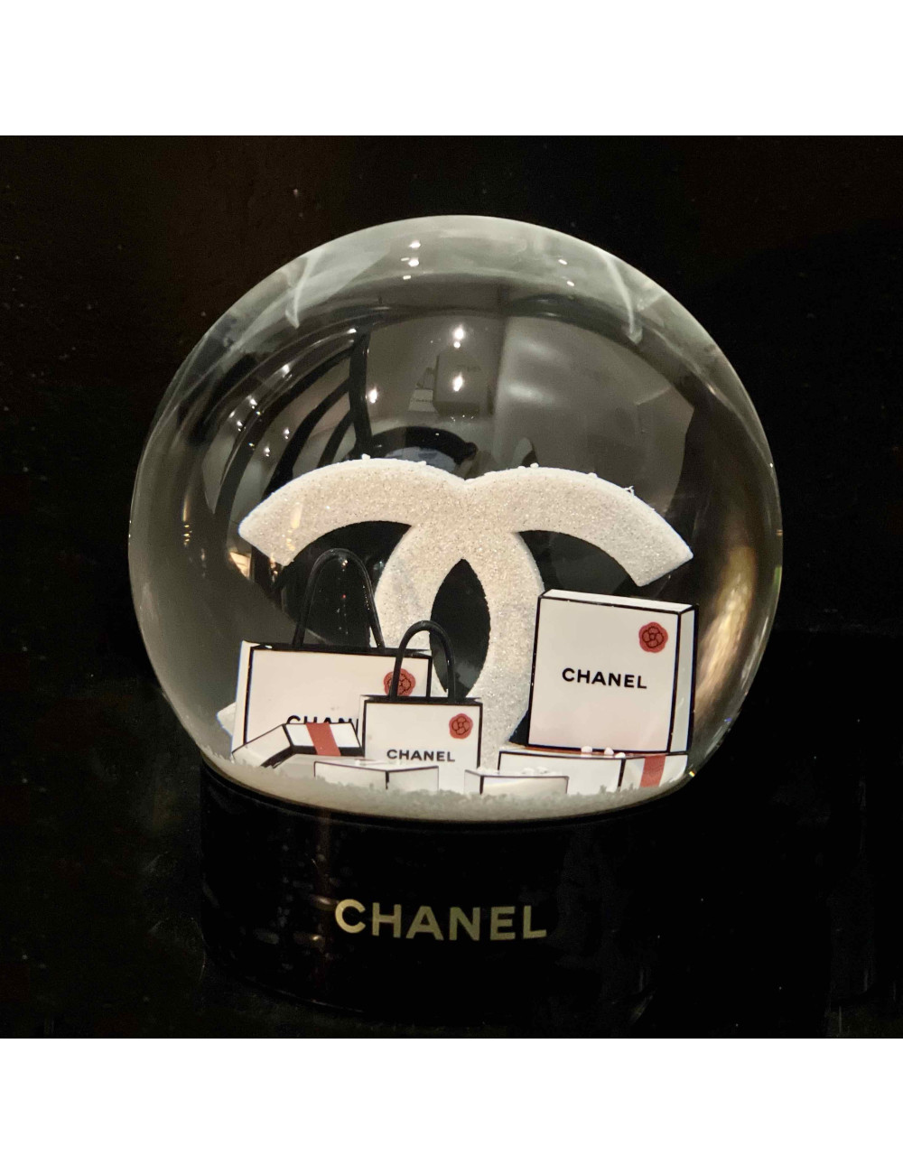 Boule à neige Chanel
