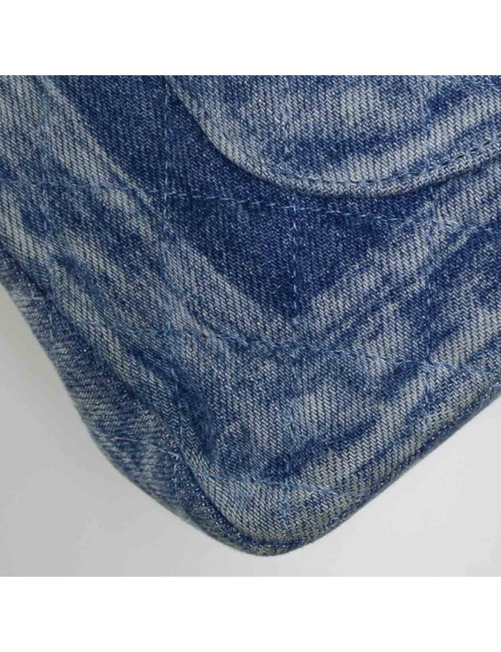 Sac Timeless CHANEL denim bleu delavé