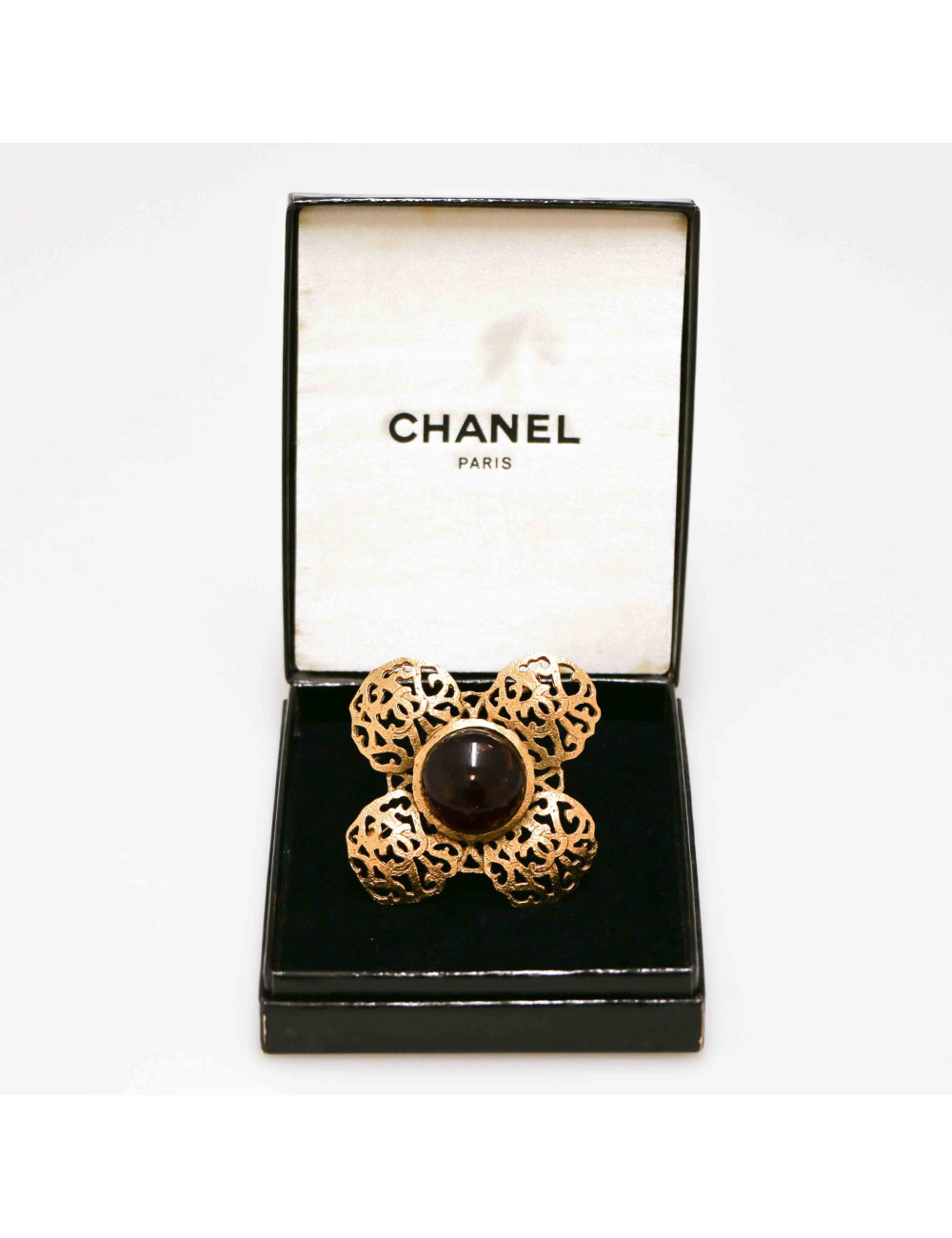Broche vintage CHANEL pâte de verre