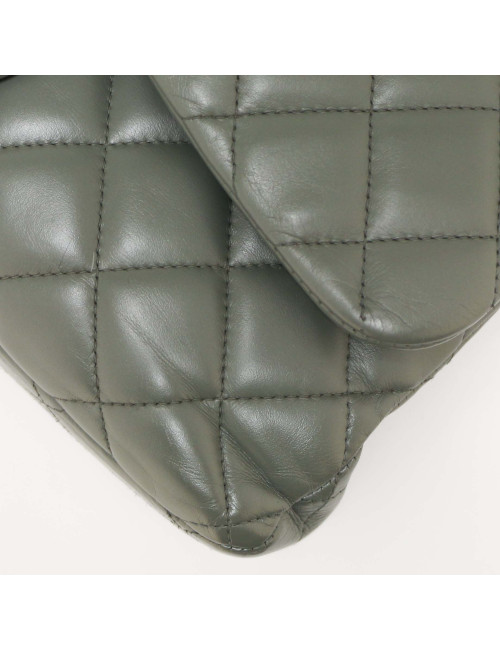 Jumbo CHANEL cuir lisse matelassé gris