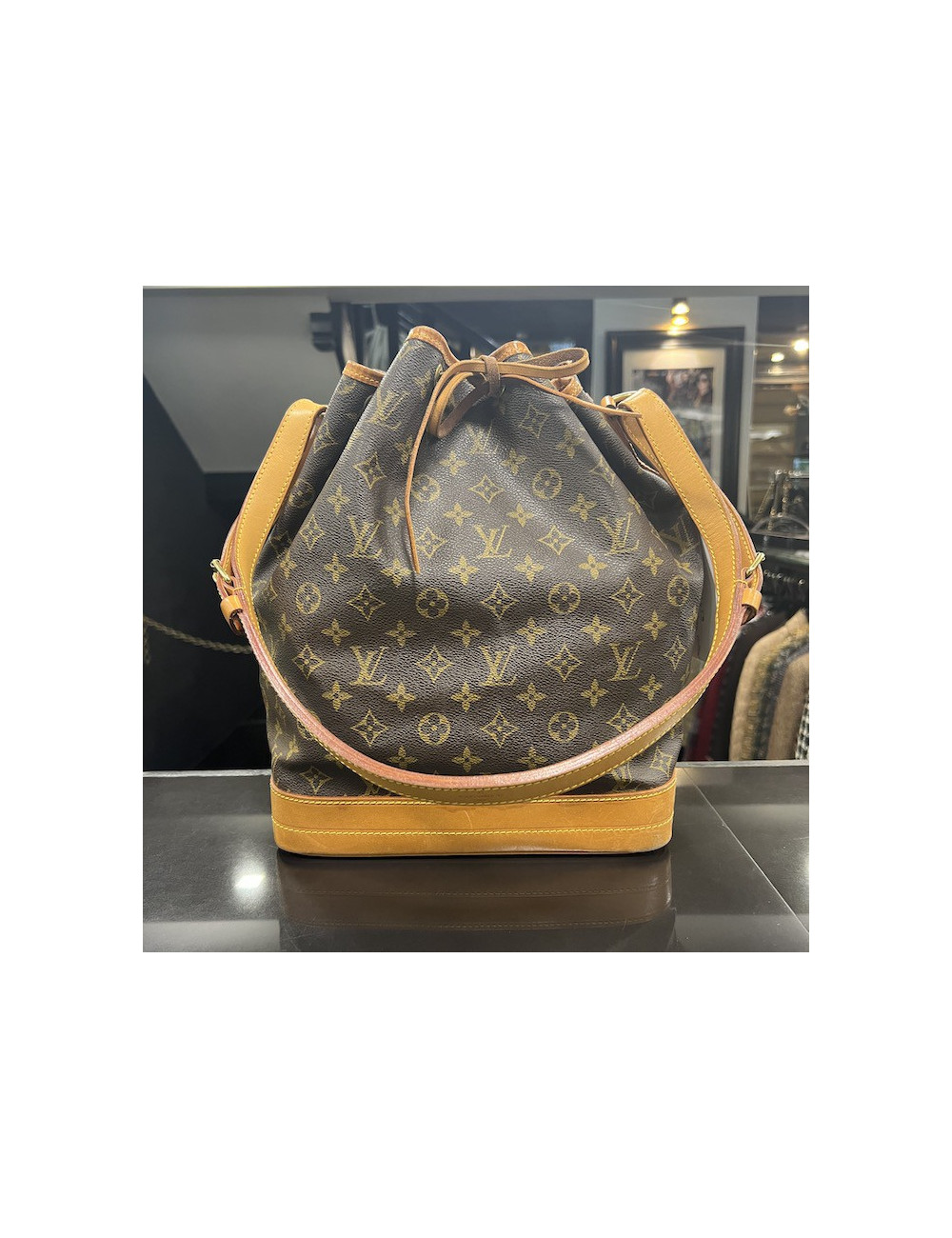 Sac Noe LOUIS VUITTON GM monogrammé