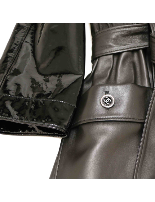 Trench T 42 CHANEL cuir verni et cuir noir