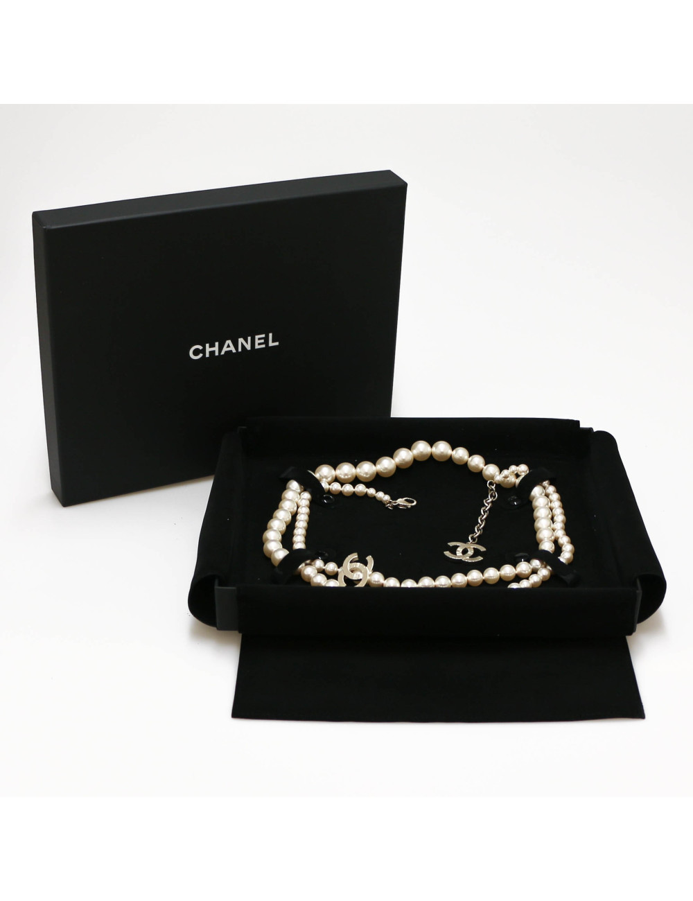 Sautoir CHANEL perles 