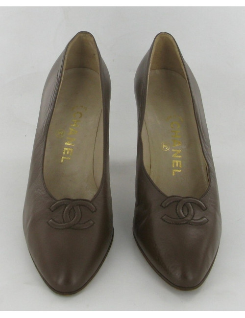 Escarpins taupe CHANEL