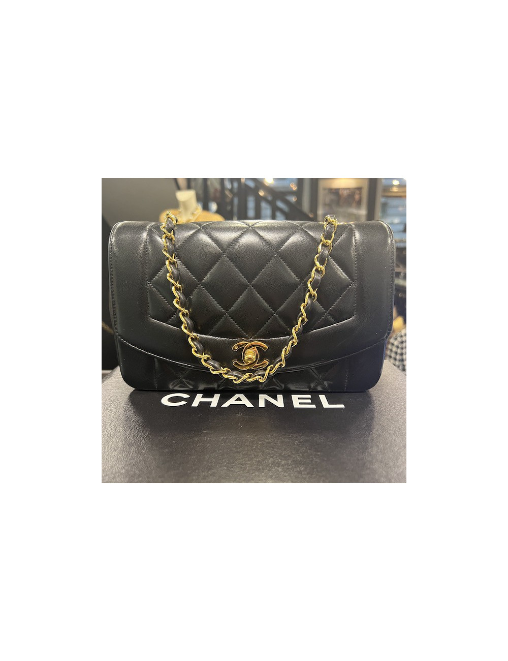 Sac CHANEL Diana cuir noir