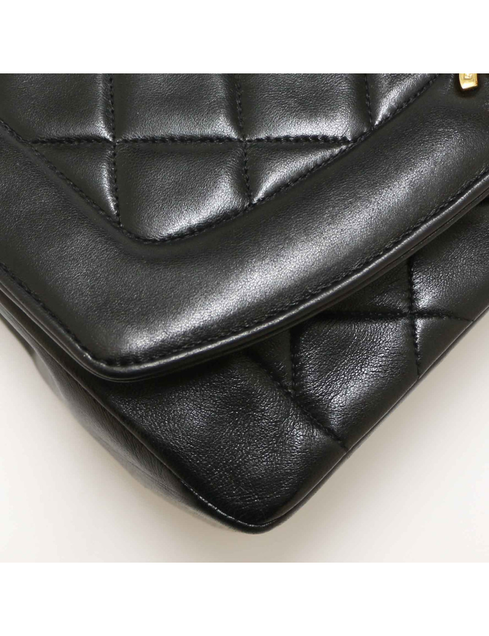 Sac vintage CHANEL Diana noir