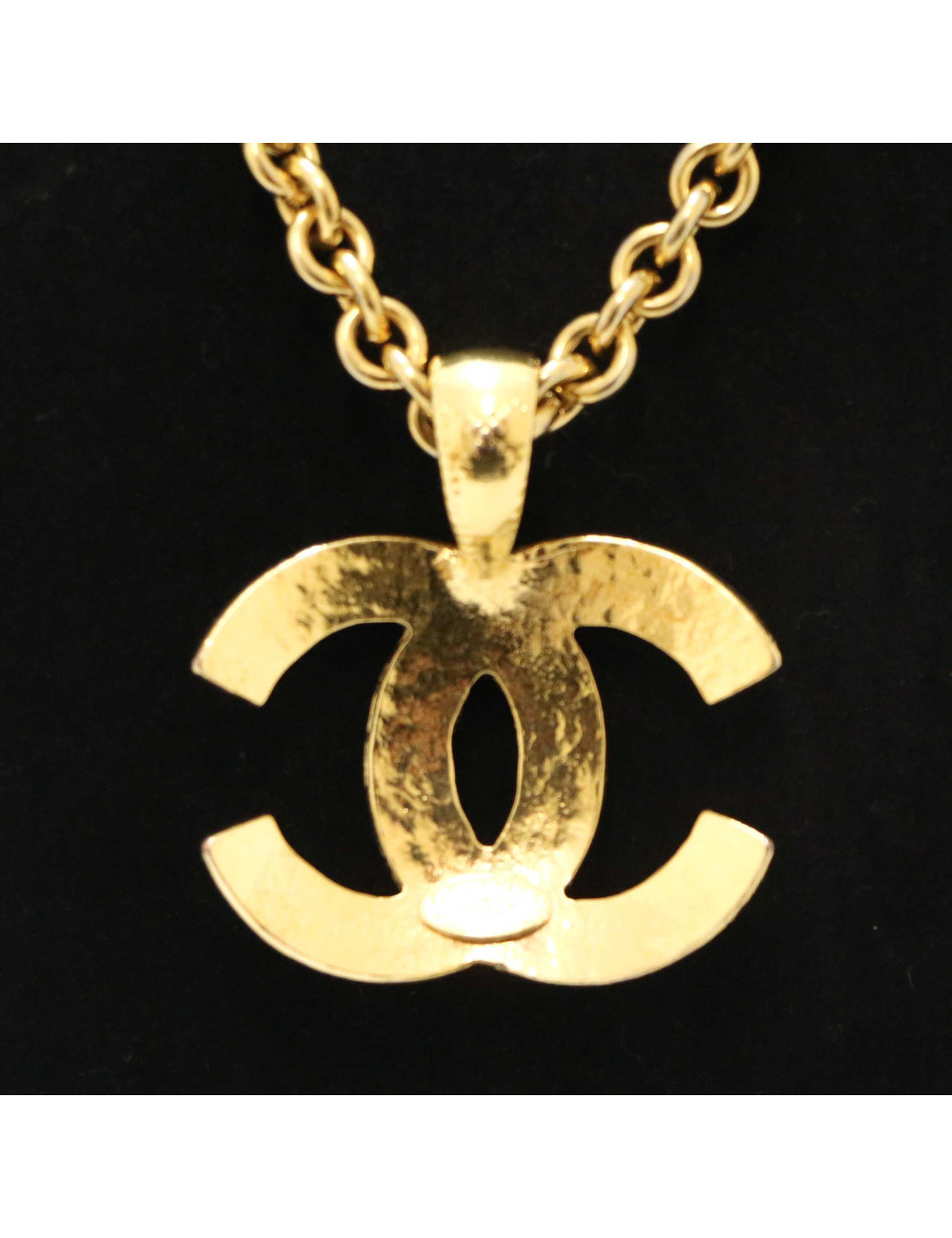 Long collier CHANEL CC matelassé doré