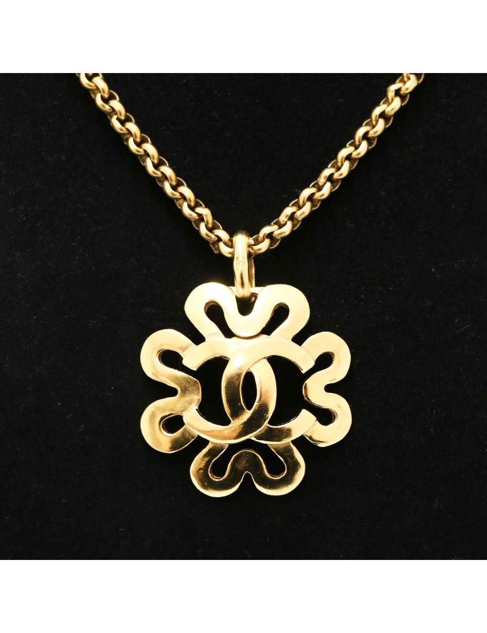 Collier pendentif CHANEL vintage doré