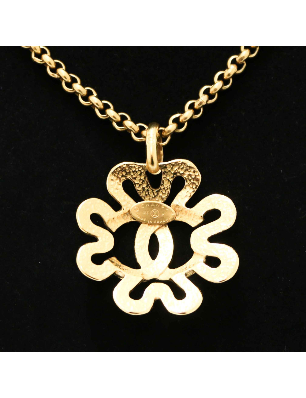 Collier pendentif CHANEL vintage doré