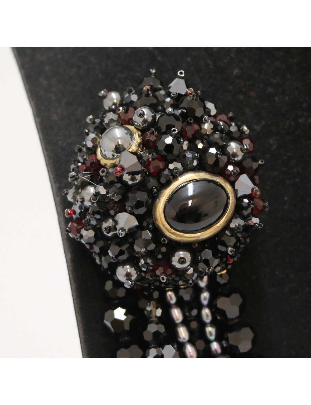 Broche chatelaine CHANEL multirangs pierres