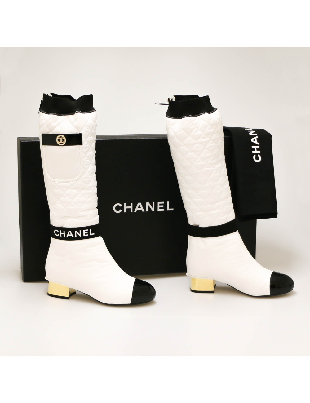 CHANEL boots with removable white gaiters size 37FR