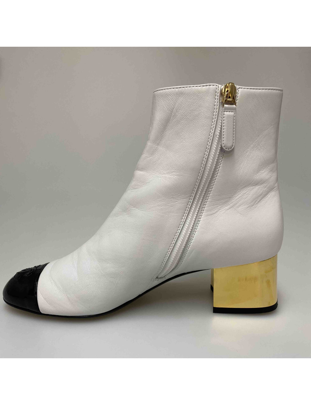 Bottes CHANEL T37  Collector guetres amovibles blanches