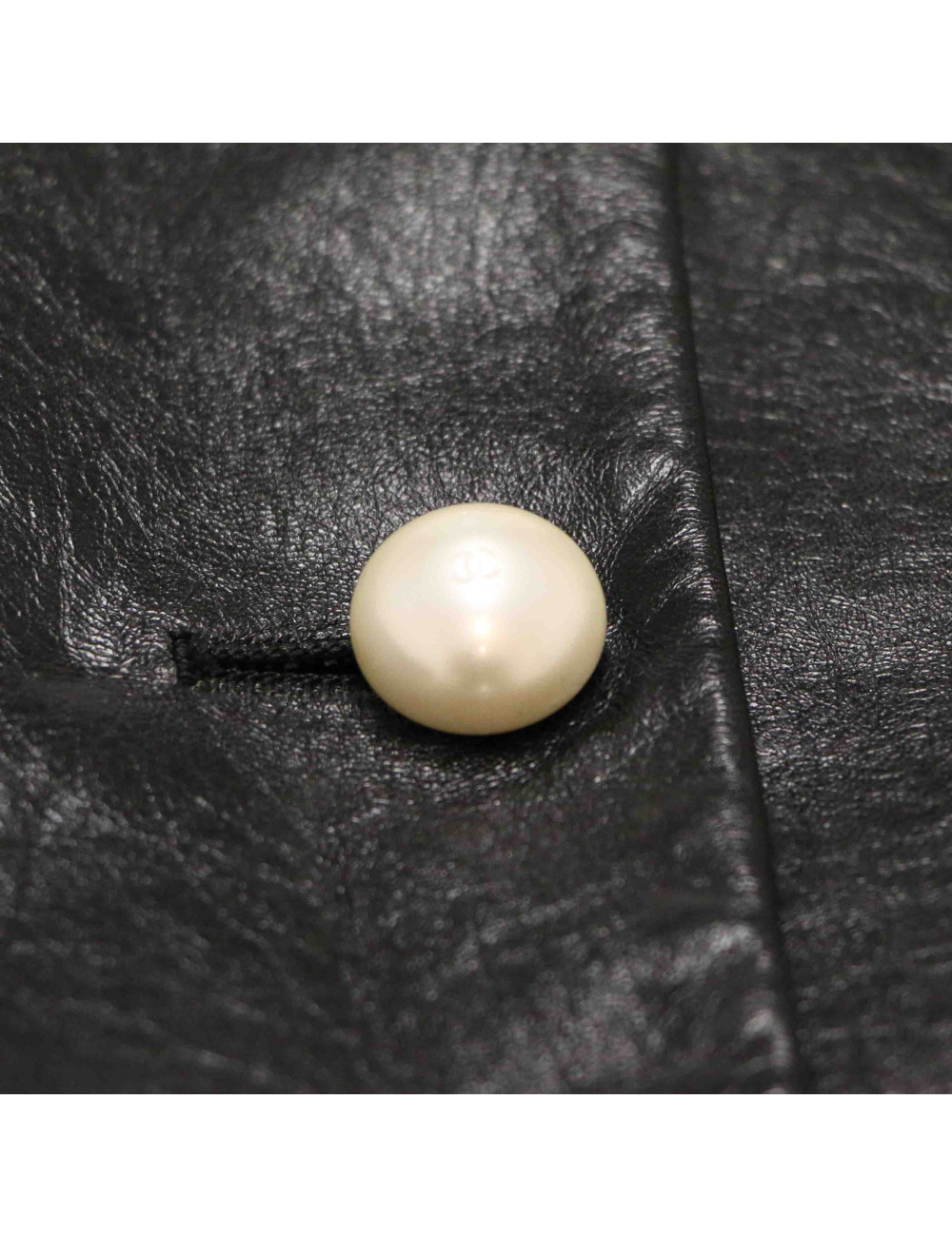 Veste courte T 38 CHANEL cuir noir 