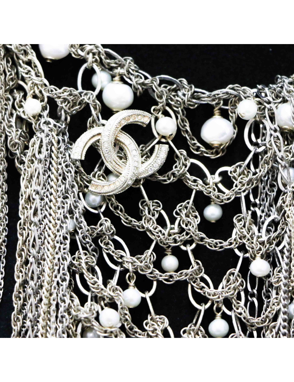 Plastron CHANEL chainettes perles