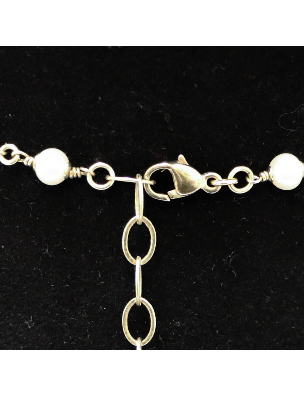 Plastron CHANEL chainettes perles