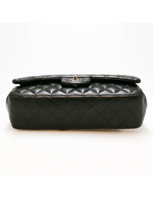 Timeless CHANEL matelassé noir