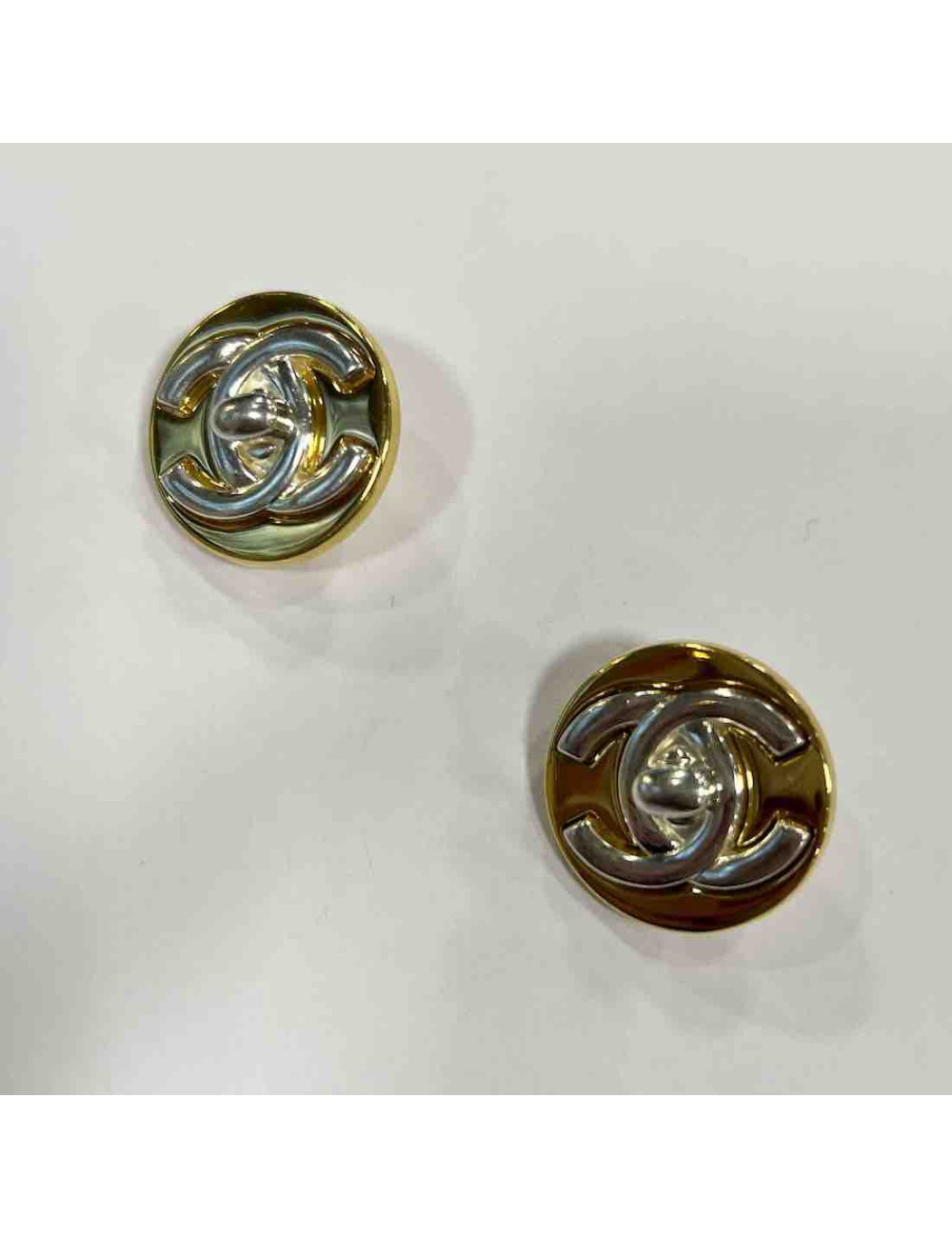 Clips bicolore CHANEL Turnlock