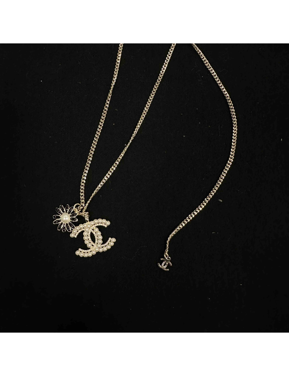 Collier CHANEL CC marguerite