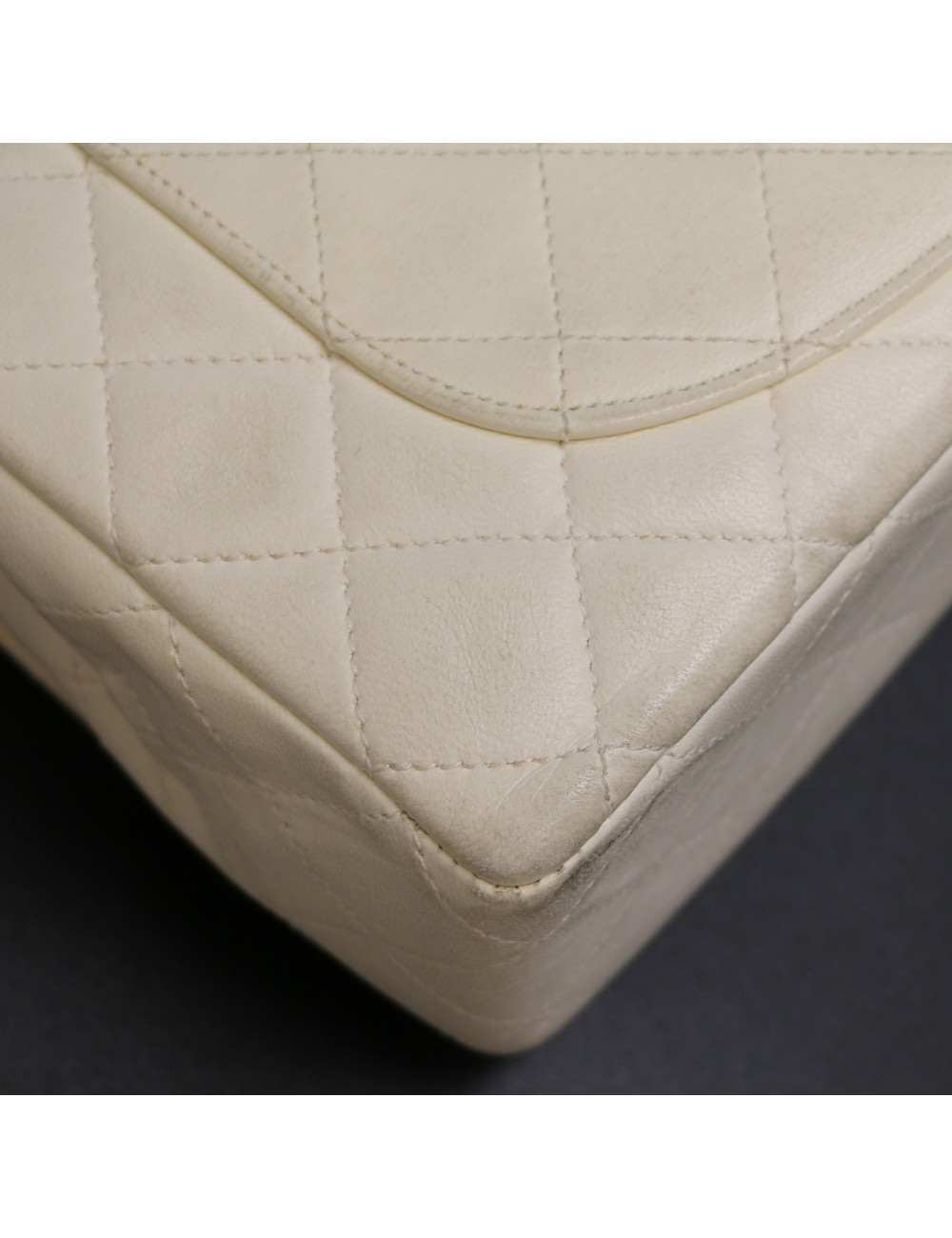 Petit sac CHANEL vintage beige