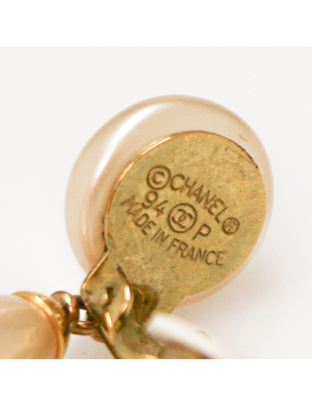 Clips pendants CHANEL nacre